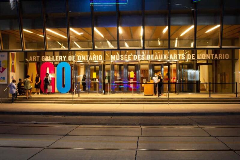 Toronto: City Highlights Express Tour - Visiting Toronto’s Top Landmarks: CN Tower and Sports Stadiums