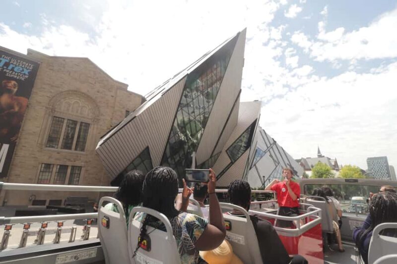Toronto City Tour: 2-Hour Open-Top Experience - Guide and Narration: Engaging and Multilingual Options