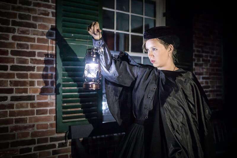 Toronto: Dark History Nighttime Walking Tour - Meeting Points and Tour Logistics