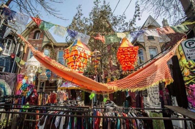 Toronto: Distillery & Old Town Private Walking Tour - Discovering Mackenzie House’s Haunting Legacy