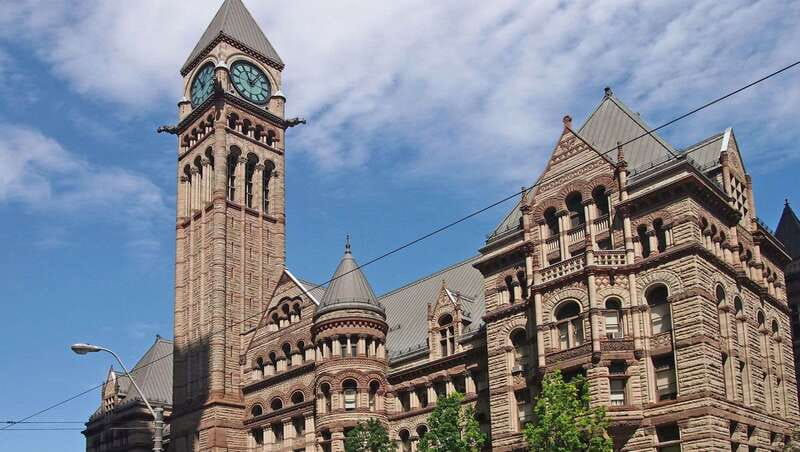 Toronto: Highlights & Hidden Gems Private Tour With a Local - Insider Recommendations for Dining, Shopping, and Entertainment