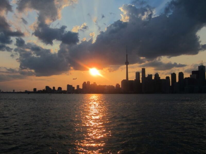 Toronto Islands: Morning or Twilight 3.5-Hour Bike Tour - The Guides: Knowledgeable and Personable