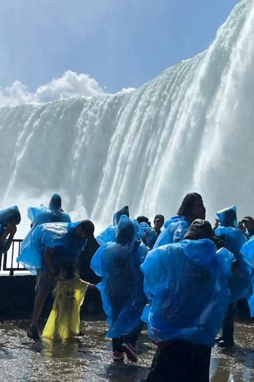 Toronto: Niagara Falls Day & Evening Tour + Top Attractions - The Guides Role and Tour Atmosphere