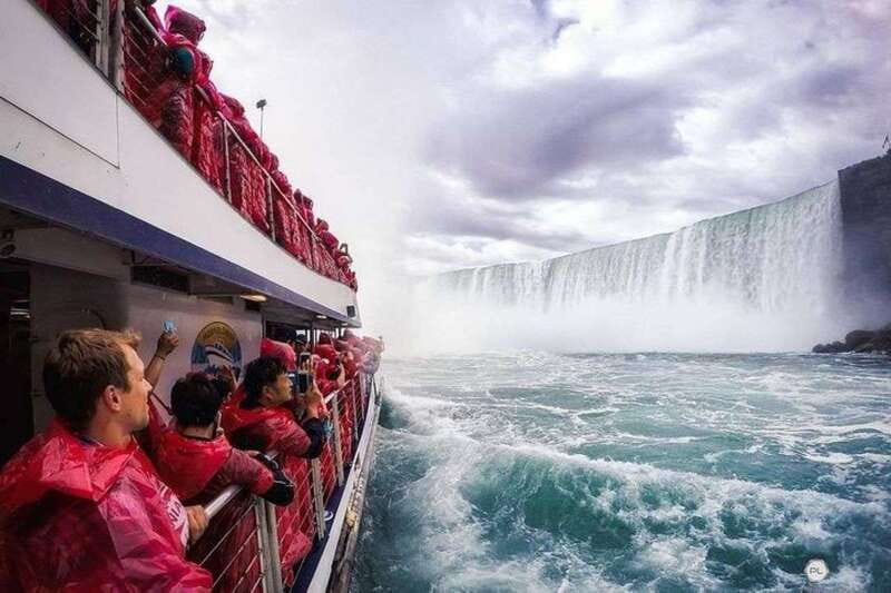 Toronto: Niagara Falls Day Tour with Hornblower Cruise - Getting Close with the Maid of Mist Boat Cruise