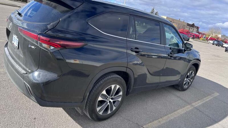 Toronto: Niagara Falls Day Trip with Driver - Wineries and Niagara-on-the-Lake for a Taste of Local Delights