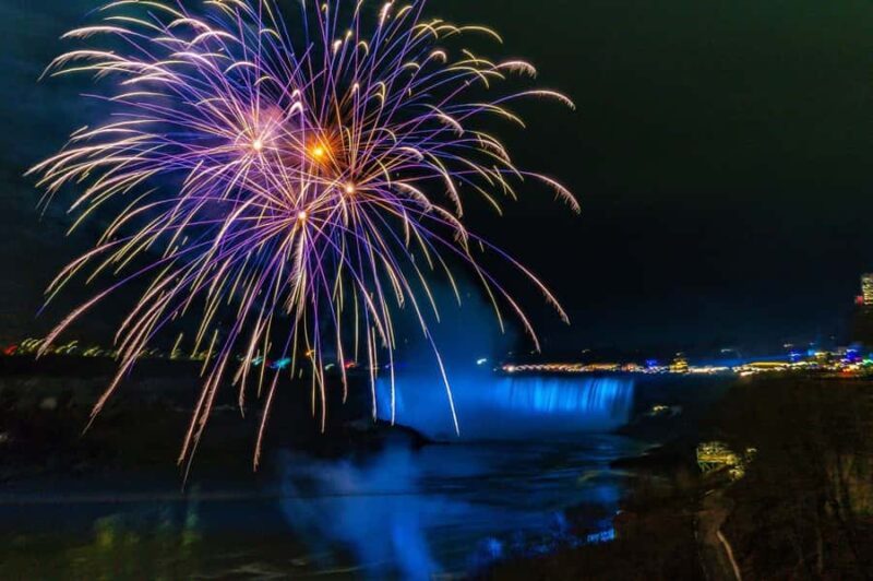 Toronto: Niagara Falls Evening Tour with Fireworks - Flexible Itinerary with Free Time at Clifton Hill and Table Rock