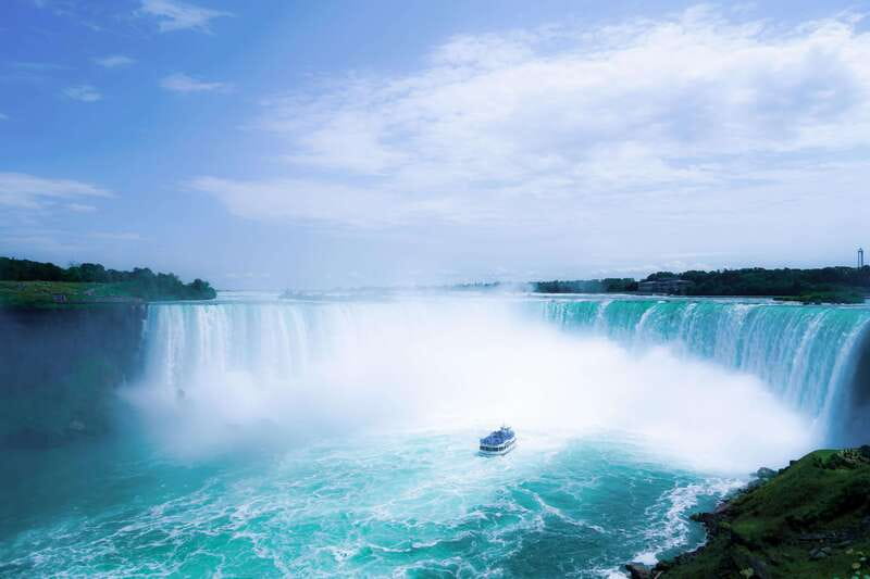 Toronto: Niagara Falls Tour with Boat and Lunch - Close-up Views of Niagara Falls from the Boat Cruise