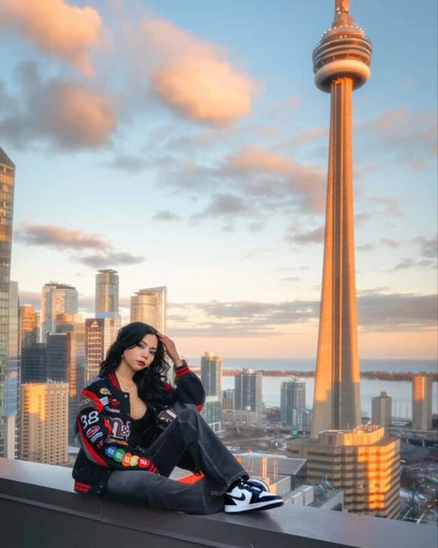 Toronto Photo Tour with a Private Photographer - Key Points