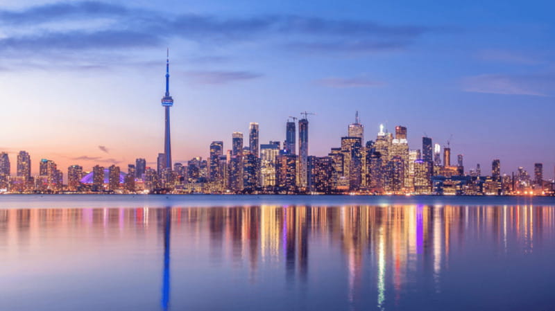 Toronto: Small Group Night Tour with Harbour Boat Cruise - Experience the Best of Toronto by Night with a Small Group