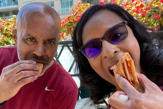 Toronto: St Lawrence Market Food Tour with 6 Food Tastings - The Guides: Knowledgeable and Personable