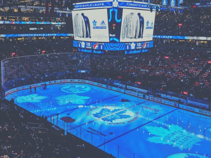 Toronto: Toronto Maple Leafs Game Ticket at Scotiabank Arena - How Your Mobile Ticket Ensures Smooth Entry