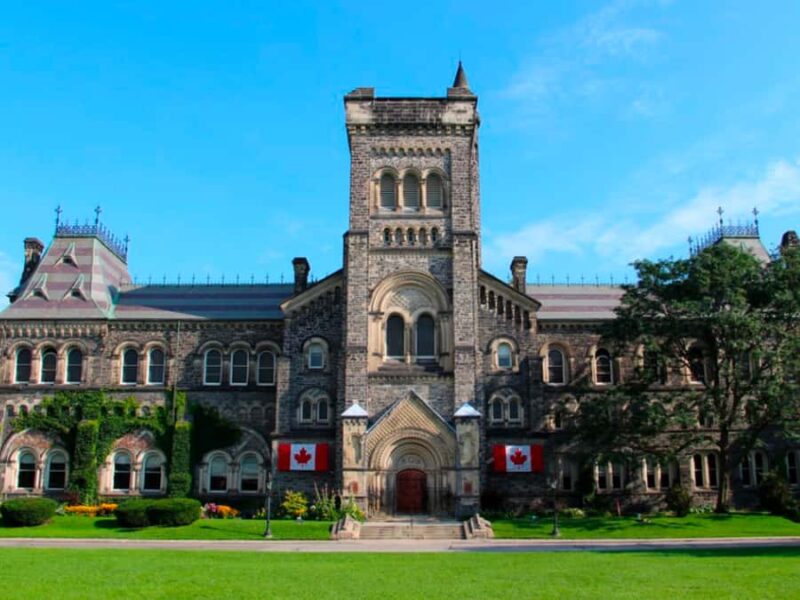 Toronto: University of Toronto Guided Walking Tour - Explore Toronto’s Premier Academic Landmark with a Guided Tour