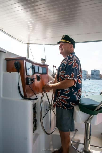 Torrevieja: Adventure tour on the catamaran Apaleo - Family-Friendly Water Toys and Safety Measures