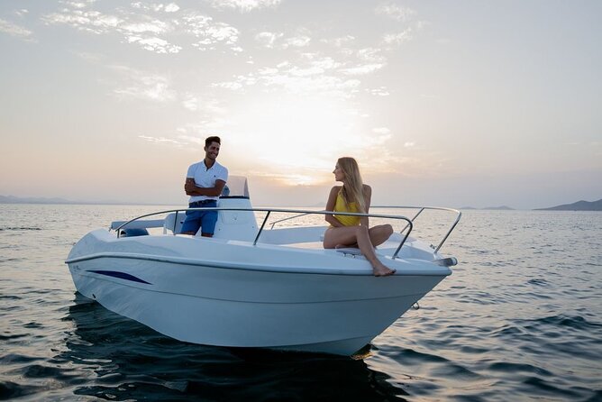 Torrevieja: Sunset onboard Exclusive Boat + Cava - A Romantic Sunset Cruise in Torrevieja for $143.68 Per Person