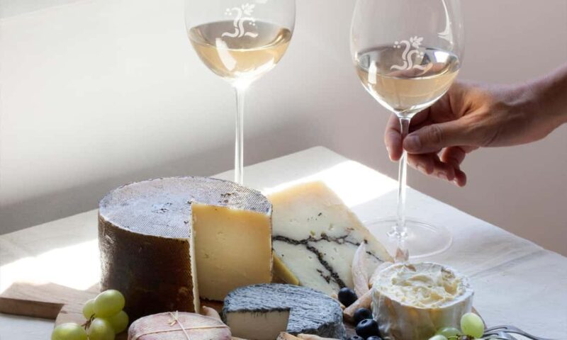 Torrevieja: Wine and Cheese Tasting at Torre del Moro - Introduction to the Wine and Cheese Tasting at Torre del Moro