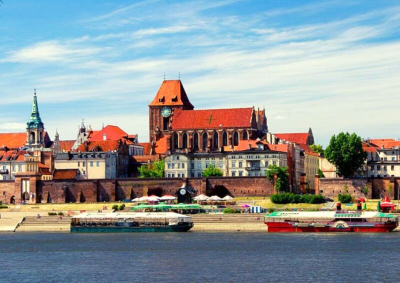 Torun: 3-Hour Private City Tour - Visiting the Holy Spirits and Saint Marys Churches