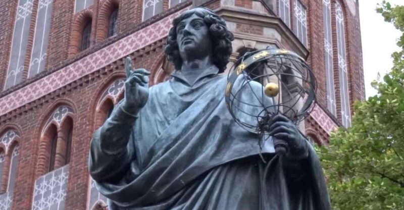 Torun Copernicus Trail and Old Town Private Walking Tour - Visiting the House of Nicolaus Copernicus Museum in Torun