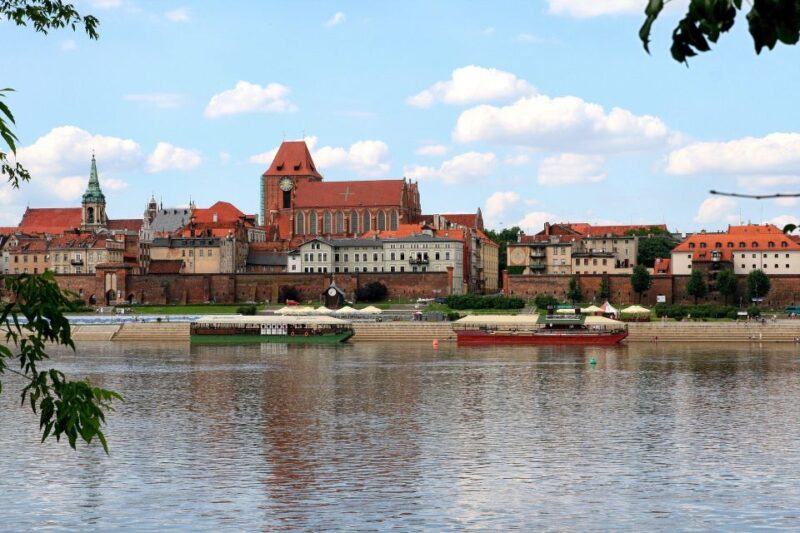 Torun Old Town Highlights Private Walking Tour - Key Points