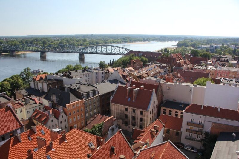 Torun Old Town Highlights Private Walking Tour - Teutonic Castle Ruins and Medieval City Walls