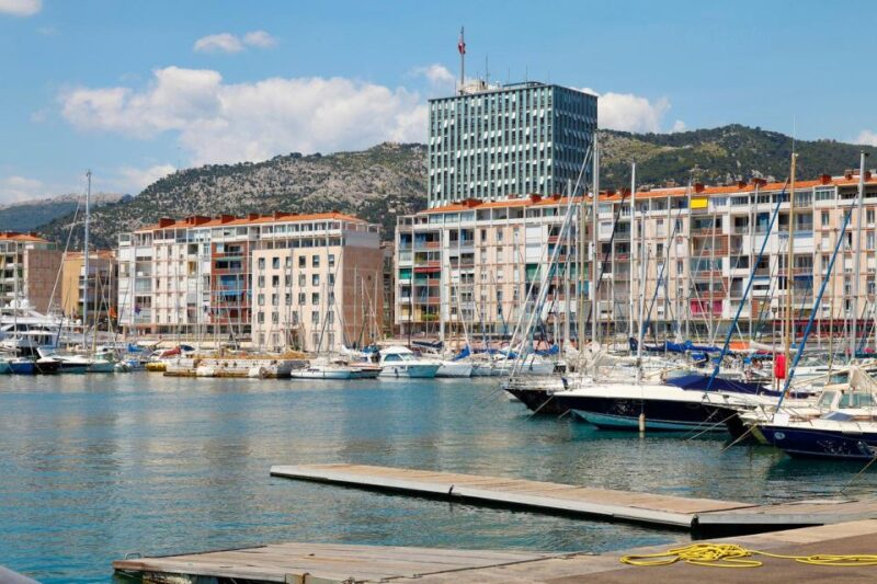Toulons Heritage Stroll: A Private Walking Tour - Exploring Toulon’s Impressive City Hall Architecture