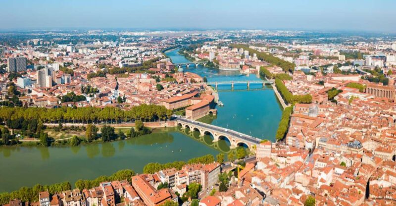 Toulouse: City Card (with transport) - Enjoying Toulouse’s Iconic Landmarks Without Guided Tours