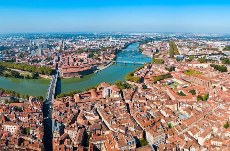 Toulouse: Express Walk with a Local in 60 minutes - Meeting Point at Pharmacie De La Gare