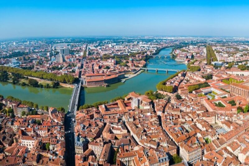 Toulouse: Private custom tour with a local guide - Logistical Details and Accessibility