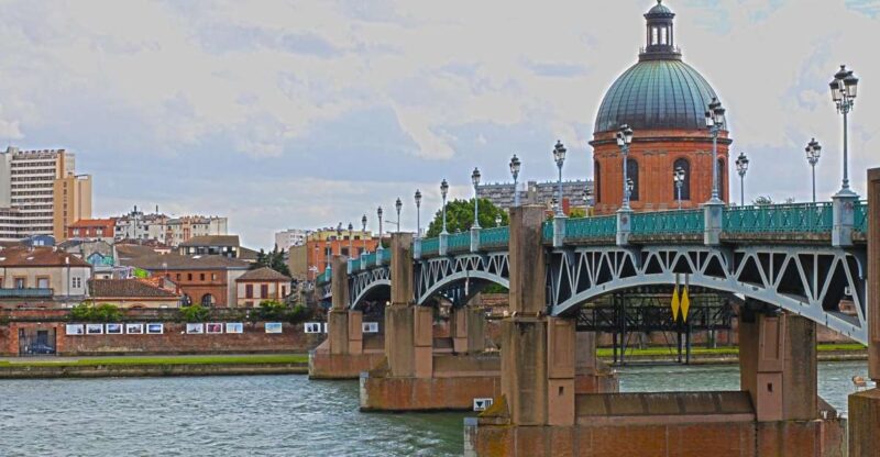 Toulouse: Private Walking Tour with a Local - From the Old Town to Local Courtyards