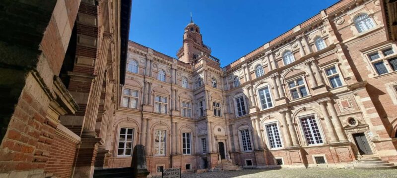 Toulouse: Tour of old Toulouse on a Brompton folding bike - Crossing Toulouse’s Bridges and Market Squares
