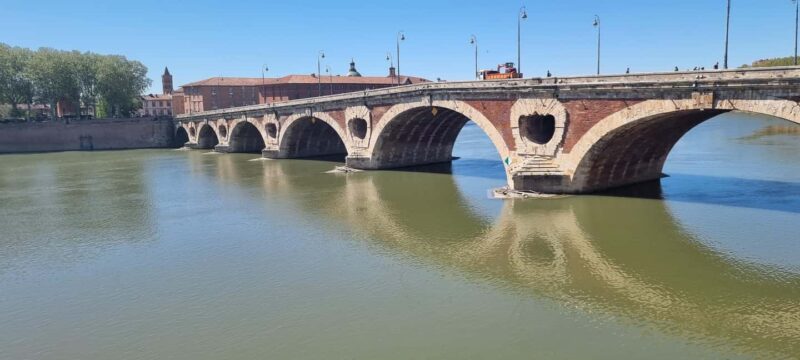 Toulouse: Tour of old Toulouse on a Brompton folding bike - The Experience with Les balades dOlivier