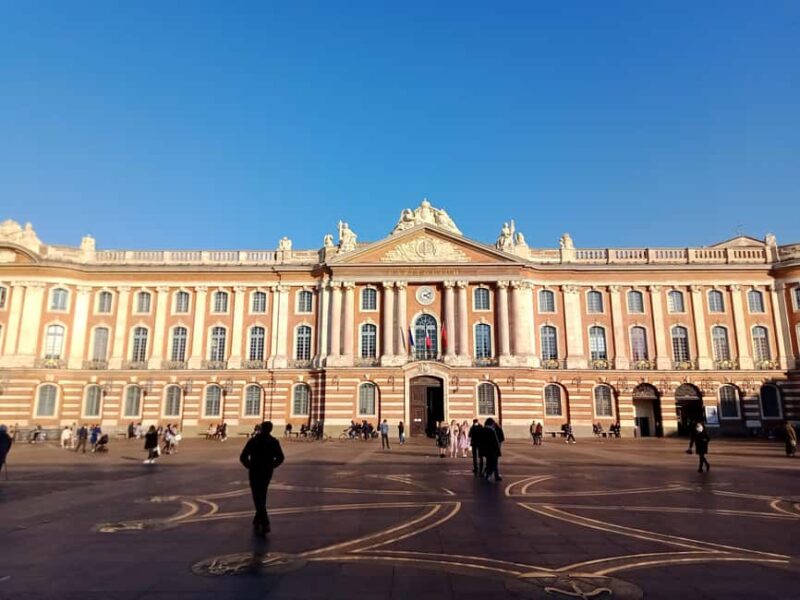 Toulouse: Urban Safari in Toulouse, guided photo walk, and photo spots - Route and Pacing of the 2-Hour Walk