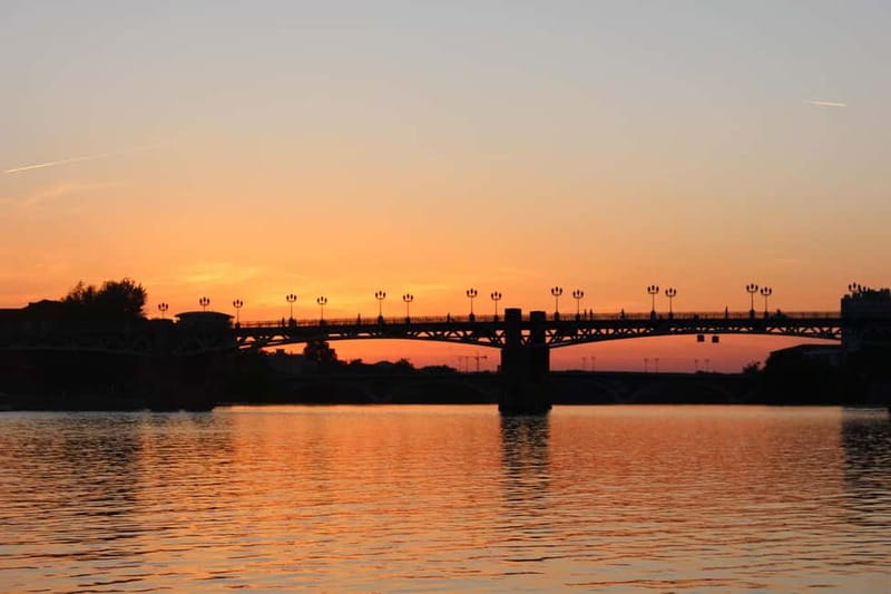 Toulouse: Urban Safari in Toulouse, guided photo walk, and photo spots - Meeting Point and Logistics