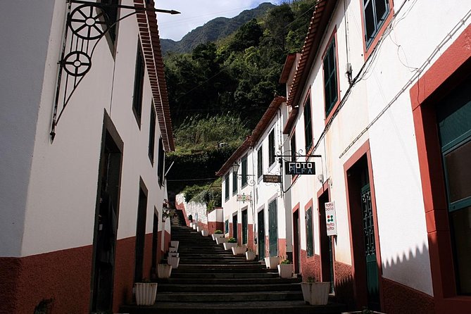 Tour - 8 Villages to the West - Seixal’s Quiet Black Sand Beach and Green Cliffs