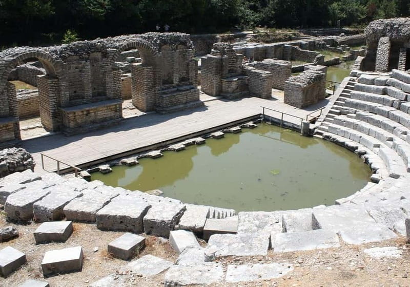 Tour and guide Blue Eye  Butrint - Efficiently Exploring with a Guided Tour