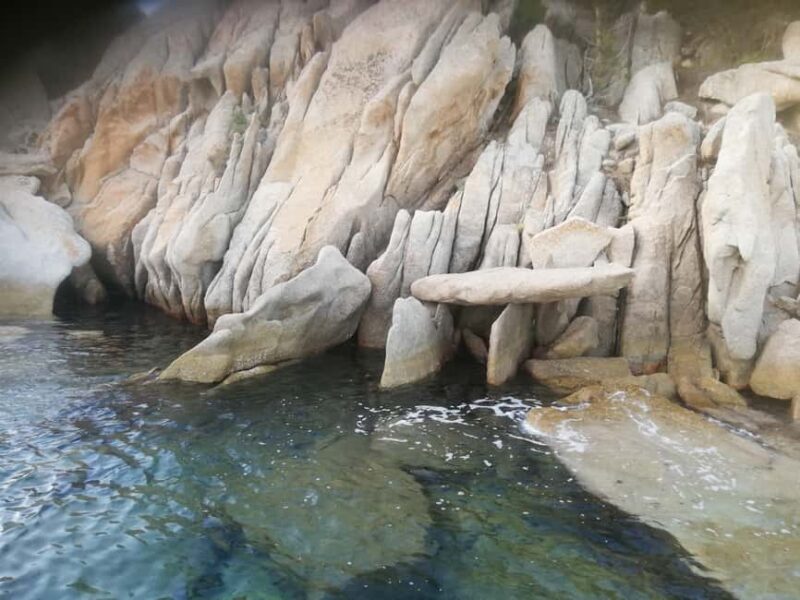 Tour and snorkel in the Tavolara and Molara archipelago - Food, Drinks, and Relaxation During the Tour