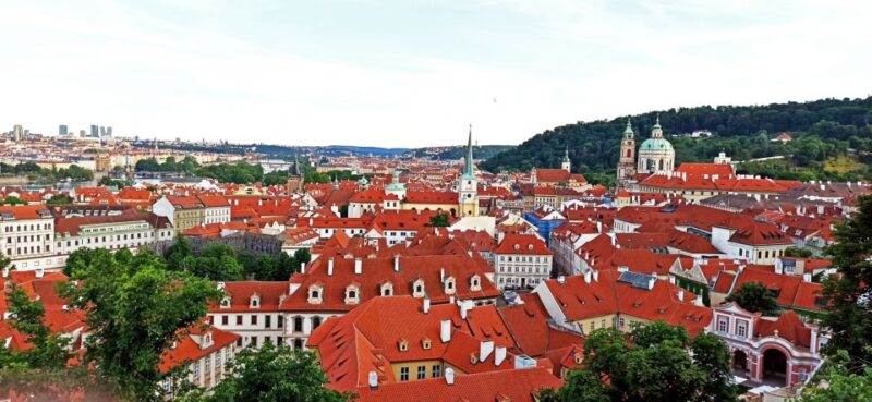 Tour around Prague Castle and Lesser Town in Spanish - The Sum Up: A Compact, Informative Introduction to Pragues Historic Heart
