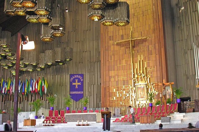 Tour Basilica of Guadalupe and Pyramid of Teotihuacán - Sanctuary of the Virgin - All-Inclusive Transportation and Expert Guides