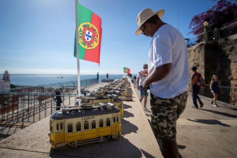 Tour Bohemian de Tuk Tuk: Bertrand, Miradouros e Estrela - Explore Lisbon’s Authentic Bohemian Side on a Private Electric Tuk-Tuk Tour