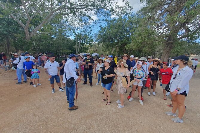 Tour Chichen Itza, 2 Cenotes, and Valladolid from Cancun - Enjoying Authentic Mexican Cuisine