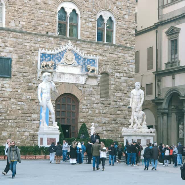 Tour: city tour of Florence through its main attractions - Strolling Through Piazza della Repubblica and Its Roman Roots