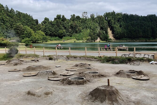 Tour DE Zafira - Seven Cities & Fire Lagoon with snacks (West) - Viewing São Miguel’s Volcanic Landscape from Pico do Carvão