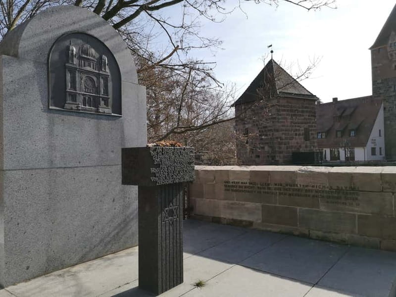 Tour del tercer Reich por Núremberg en español - The Role of the Guide and Tour Experience