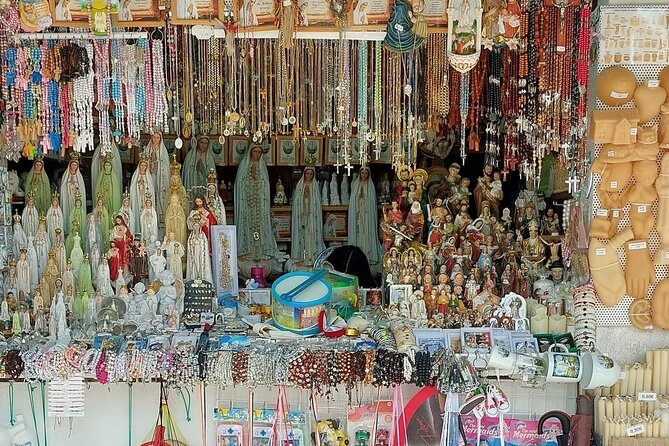 Tour Fátima from Lisbon - Exploring Fátimas Souvenir Shops