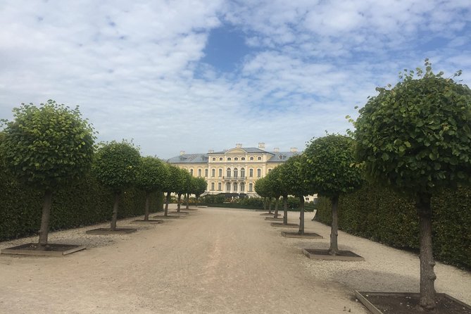 Tour from Vilnius - Riga via The Hill of Crosses, Rundale, Bauska - Potential Drawbacks: Driver Behavior and Timing