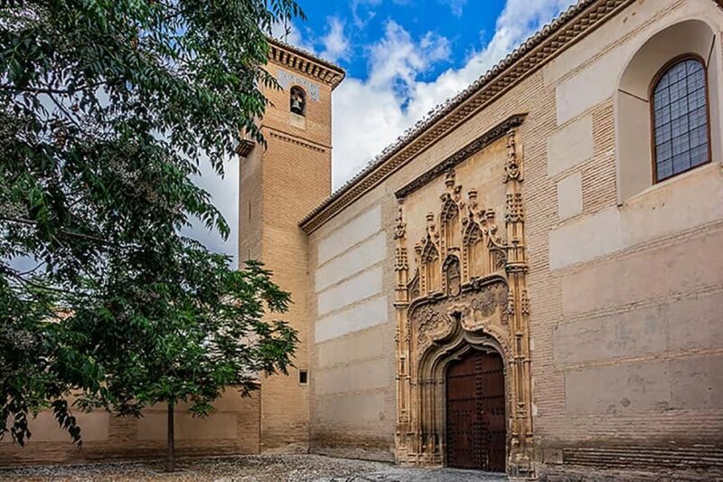 Tour Granada from its Origin; Albaicín - Exploring Plaza Nueva and Surroundings