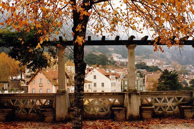 Tour group Sintra : Pena Palace, Regaleira, Cabo DA Roca and Cascais - Key Points