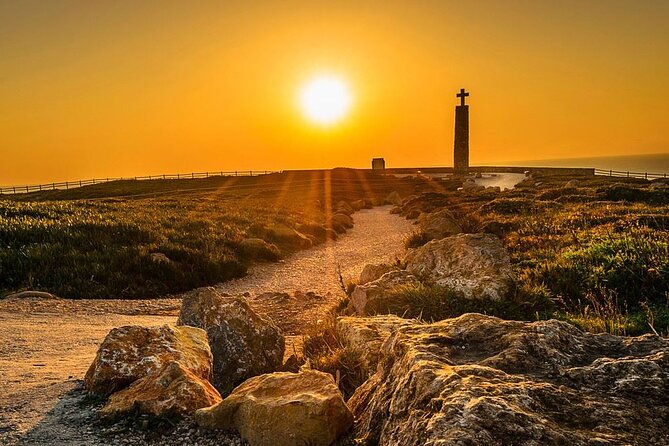 Tour group Sintra : Pena Palace, Regaleira, Cabo DA Roca and Cascais - The Village of Colares and Its Surroundings