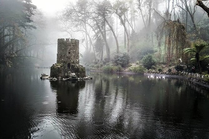 Tour group Sintra : Pena Palace, Regaleira, Cabo DA Roca and Cascais - Discovering Cascais’ Seaside Charm