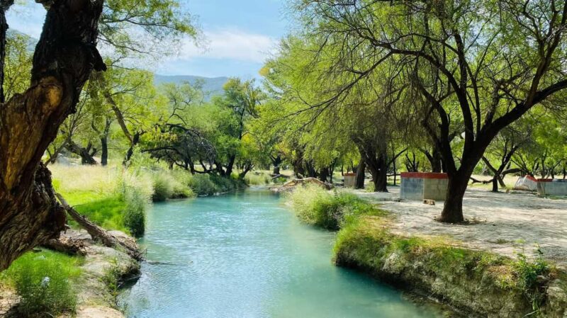 Tour "Grutas Bustamante" + Guía + Transfer + Tickets - Explore Bustamante’s Historic Main Square and Architectural Landmarks