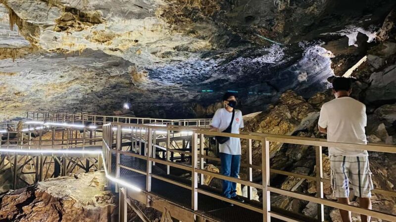 Tour "Grutas Bustamante" + Guía + Transfer + Tickets - Bustamante’s Natural and Cultural Charm in One Day